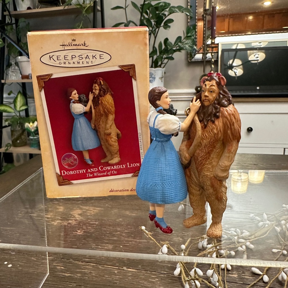 Vintage 2004 Hallmark Keepsake Wizard of Oz Christmas Ornament Dorothy & Lion